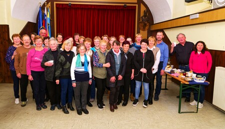 Skupina slika sodelujočih 